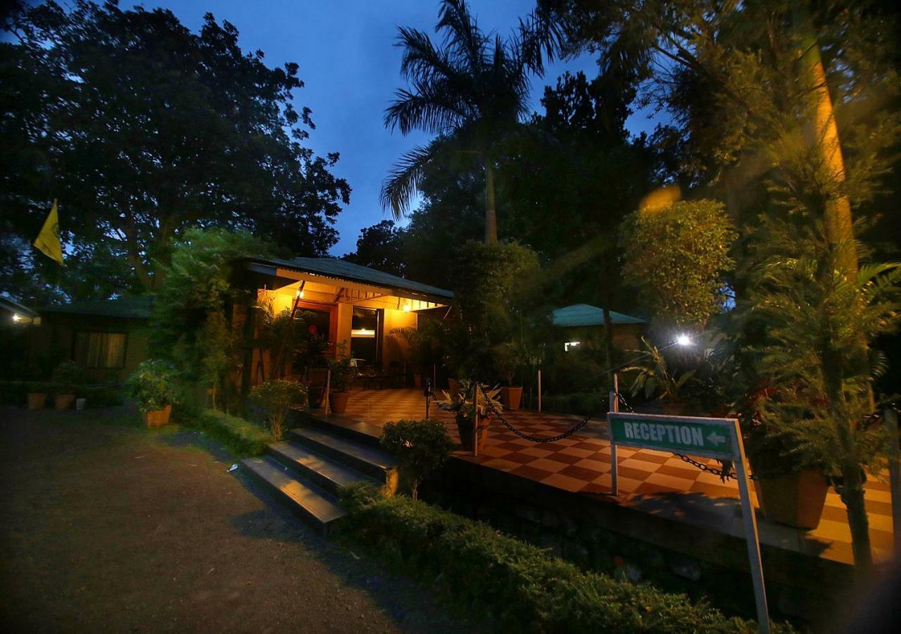 Mpt White Tiger Forest Lodge Tala  Exterior photo
