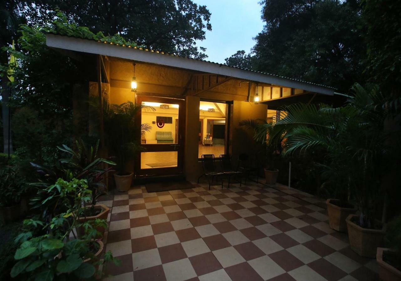 Mpt White Tiger Forest Lodge Tala  Exterior photo